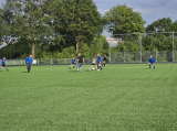 Laatste training S.K.N.W.K. JO10-1 (partijtje tegen de ouders) van woensdag 22 mei 2024 (57/133)